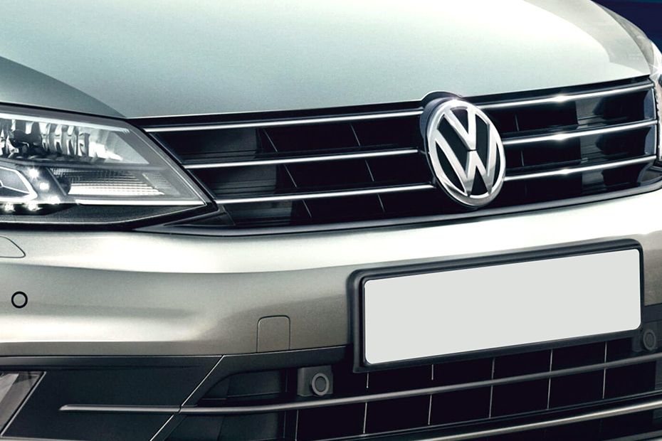Jetta (2019-2023) Grille View Jetta (2019-2023) Grille View