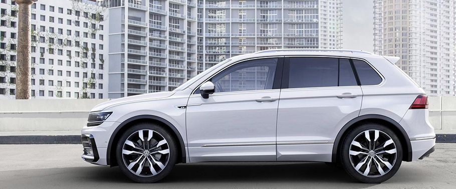 Tiguan (2012-2021) Side view