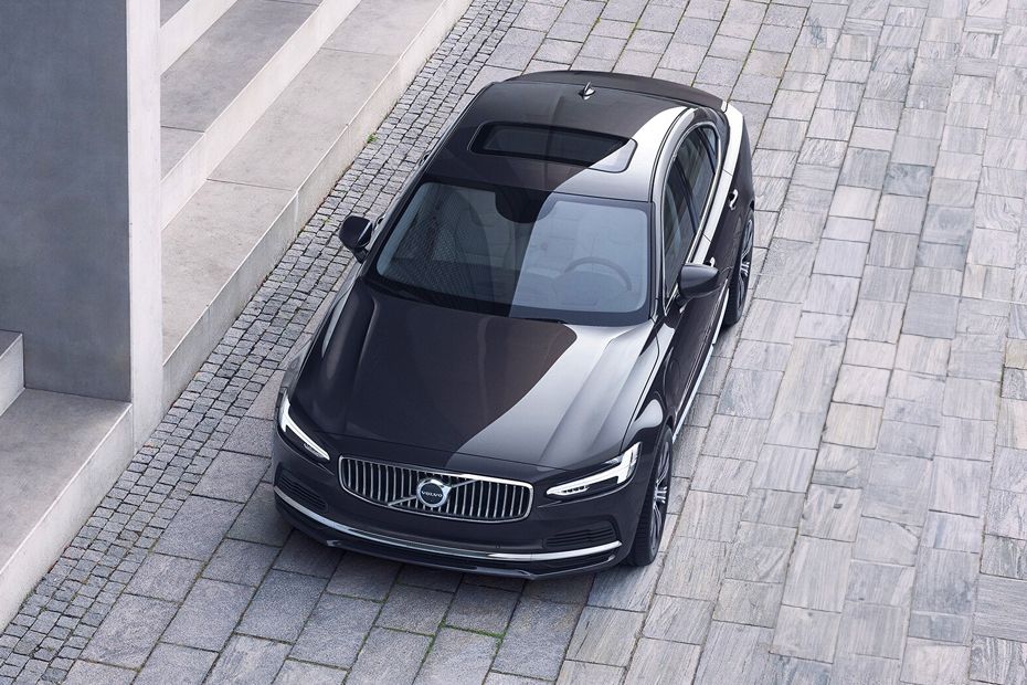 Volvo S90 (2022-2023) Front Angle High View Volvo S90 (2022-2023) Front Angle High View
