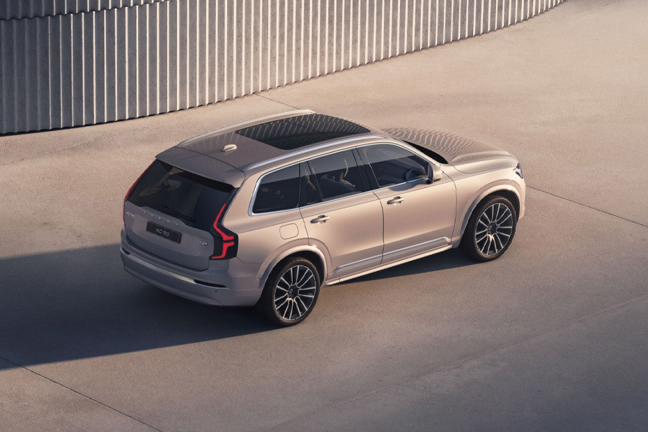 XC90 Rear angle view XC90 Rear angle view