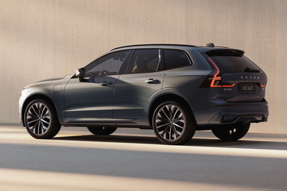 Rear Cross Side View of Volvo XC60 Rear Cross Side View of Volvo XC60