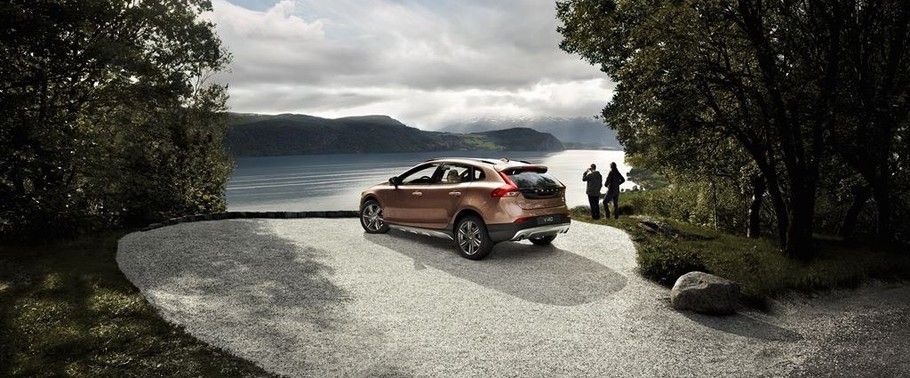V40 Cross Country Side view
