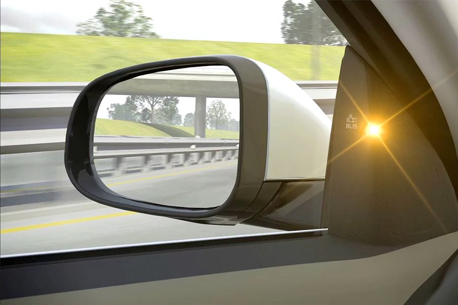 Volvo XC90 (2022-2022) Drivers Side Mirror Rear Angle Volvo XC90 (2022-2022) Drivers Side Mirror Rear Angle