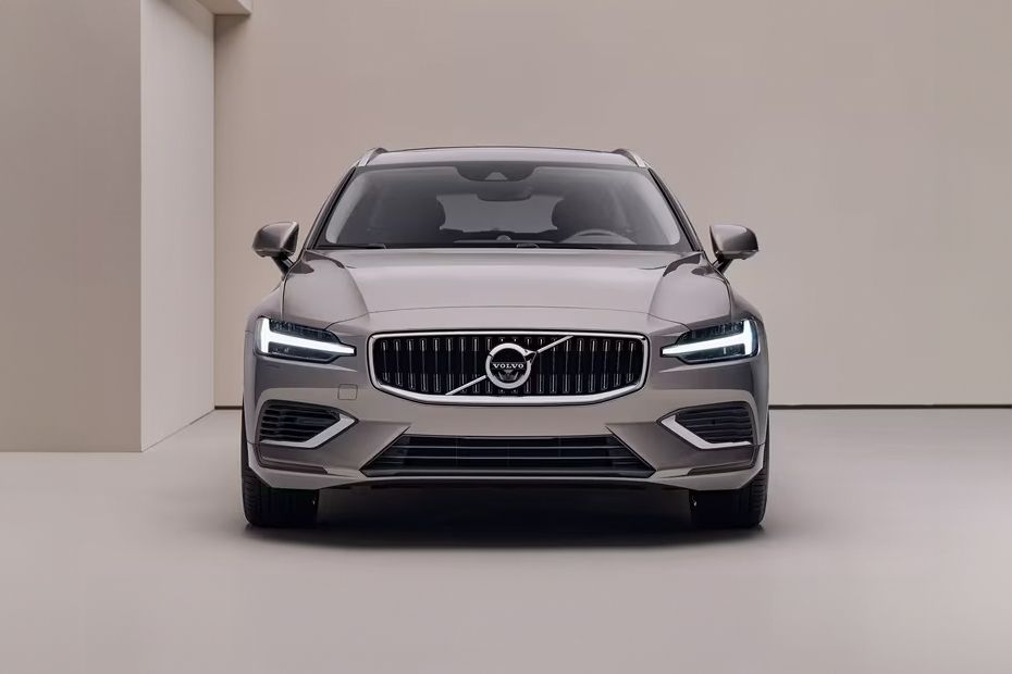 Volvo V60 Front Medium View Volvo V60 Front Medium View