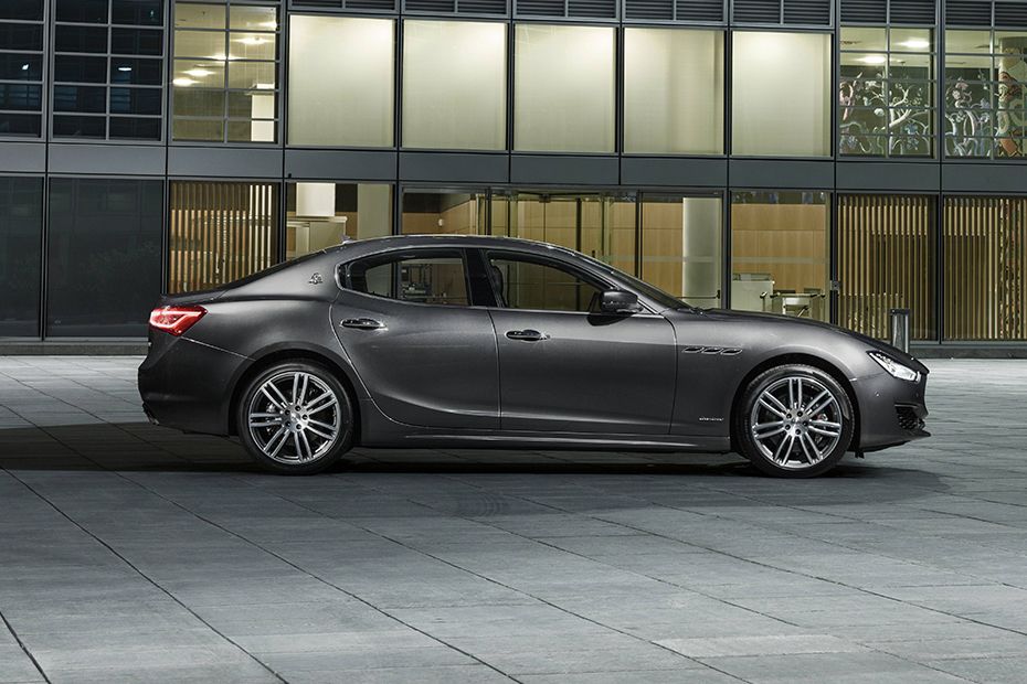 Maserati Ghibli Drivers Sideview Maserati Ghibli Drivers Sideview