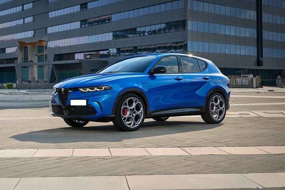 Alfa Romeo Tonale Front Side View Alfa Romeo Tonale Front Side View