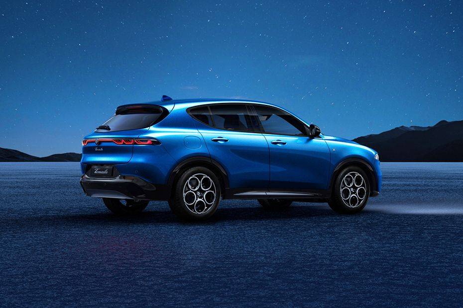 Rear Cross Side View of Alfa Romeo Tonale Rear Cross Side View of Alfa Romeo Tonale