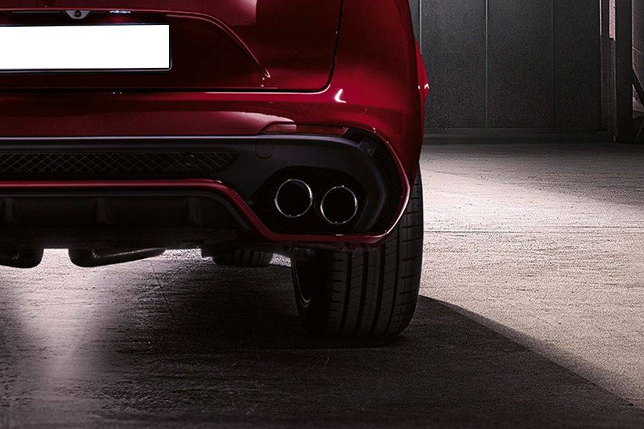 Exhaust Pipe of ألفا روميو ستلفيو كوادريفوليو Exhaust Pipe of ألفا روميو ستلفيو كوادريفوليو