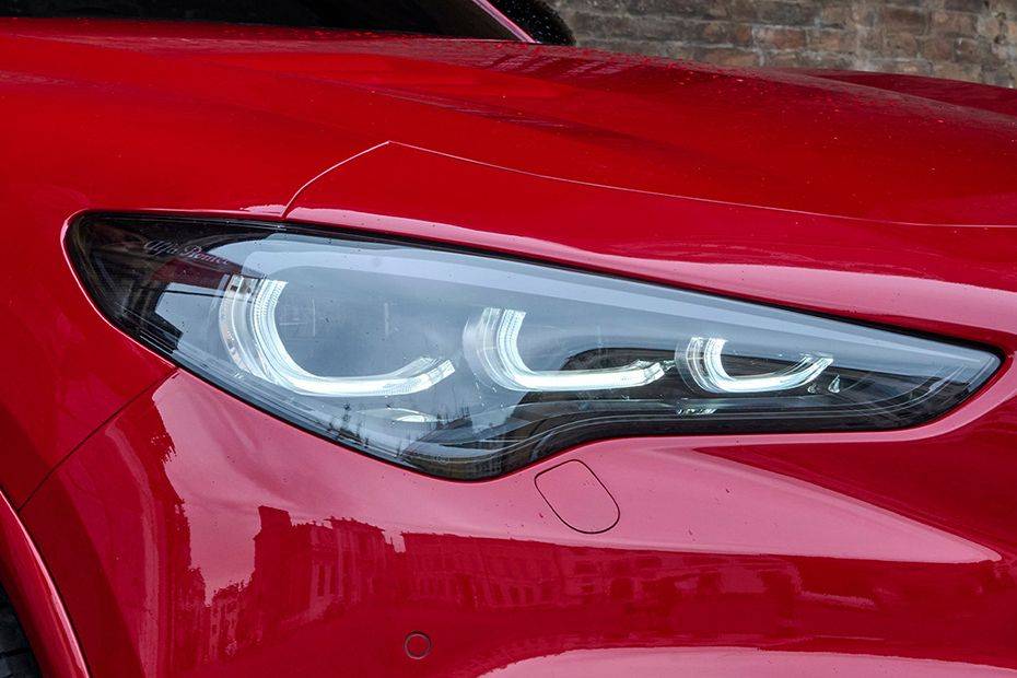 ستلفيو كوادريفوليو Headlight ستلفيو كوادريفوليو Headlight