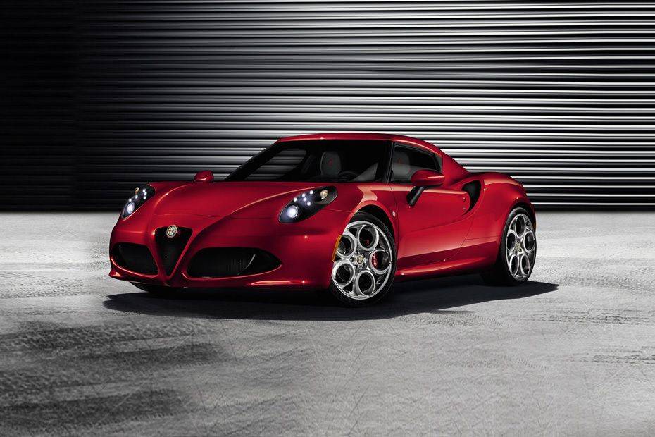 ألفا روميو 4C Front angle low view ألفا روميو 4C Front angle low view