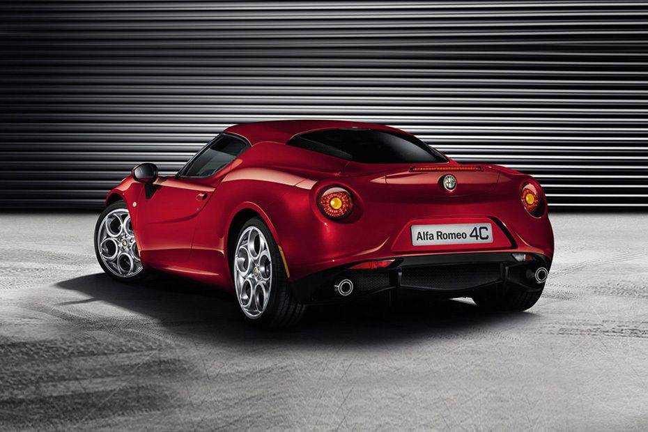 Rear Cross Side View of ألفا روميو 4C Rear Cross Side View of ألفا روميو 4C
