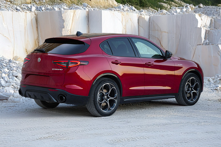 ستلفيو Rear angle view ستلفيو Rear angle view