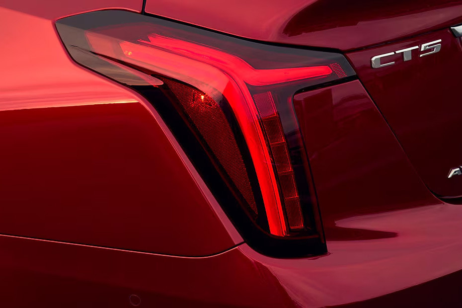 سي تي 5 Tail light سي تي 5 Tail light