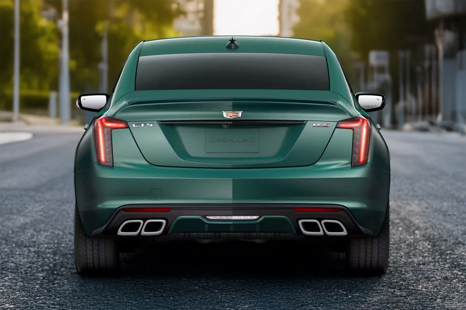 Full Rear View of كاديلاك سي تي 5 في Full Rear View of كاديلاك سي تي 5 في