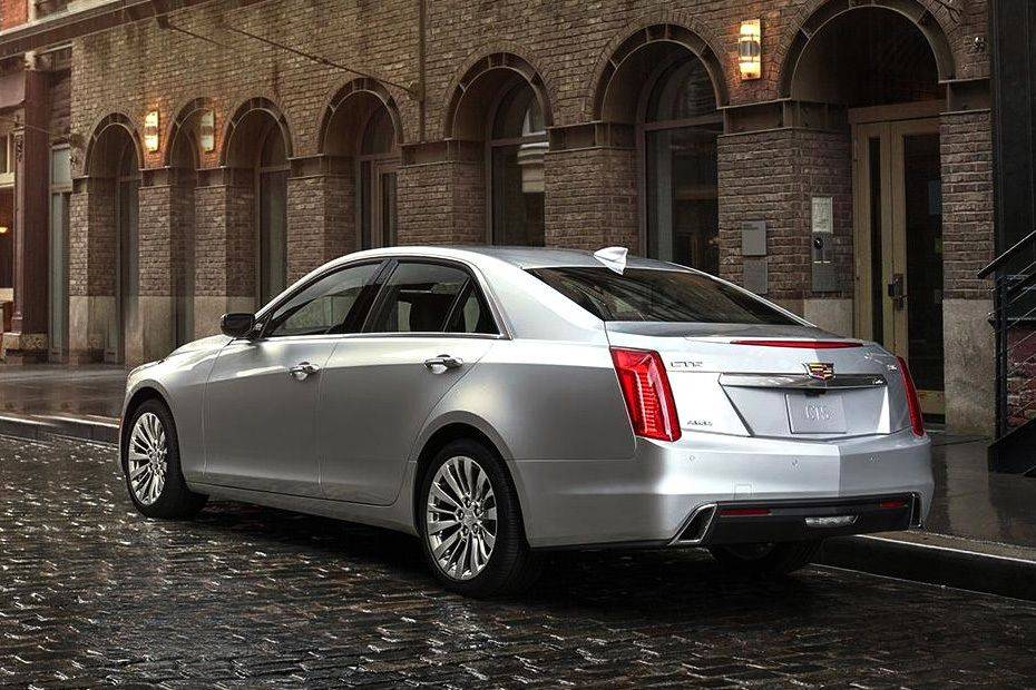 Rear Cross Side View of كاديلاك CTS
