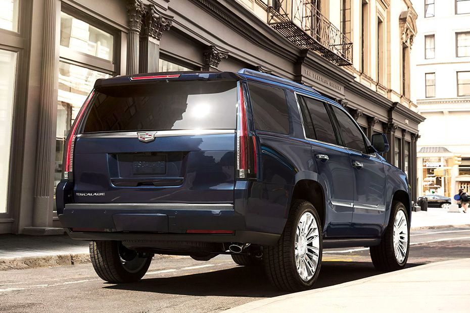 Escalade (2023-2024) Rear angle view Escalade (2023-2024) Rear angle view