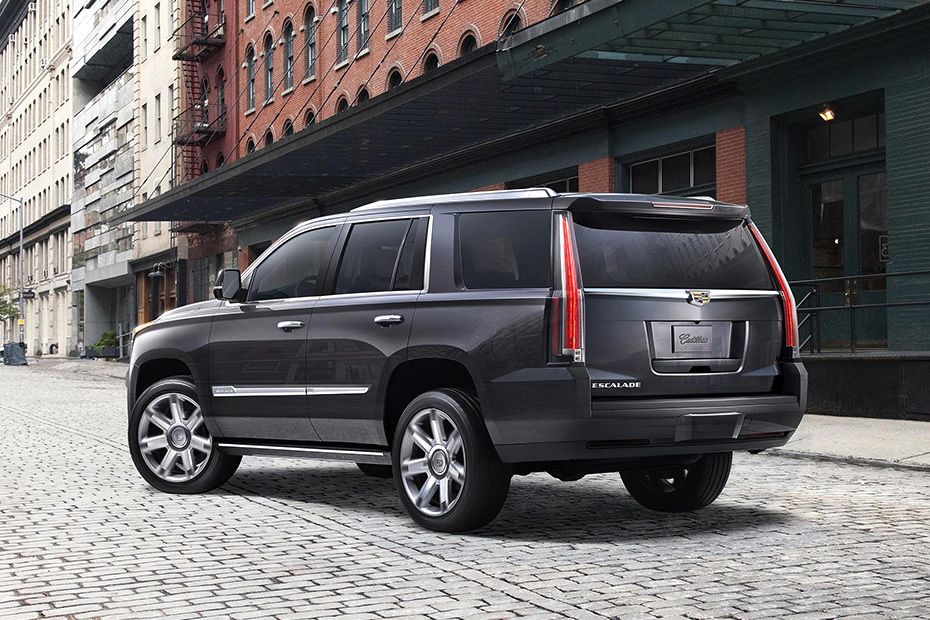 Rear Cross Side View of Cadillac Escalade (2023-2024) Rear Cross Side View of Cadillac Escalade (2023-2024)