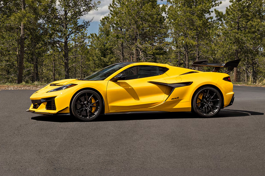 Corvette ZR1 Side view