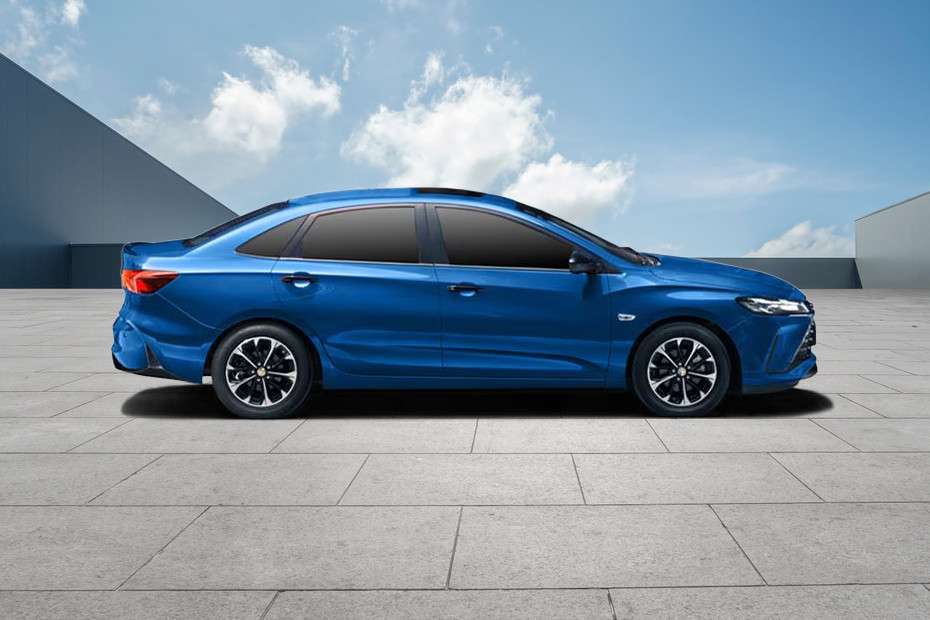 Cruze Medium Angle Front View Cruze Medium Angle Front View