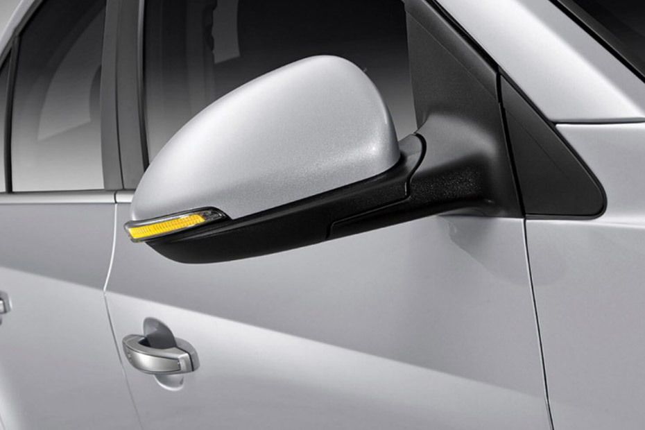 Chevrolet Cruze (2012-2013) Drivers Side Mirror Front Angle Chevrolet Cruze (2012-2013) Drivers Side Mirror Front Angle