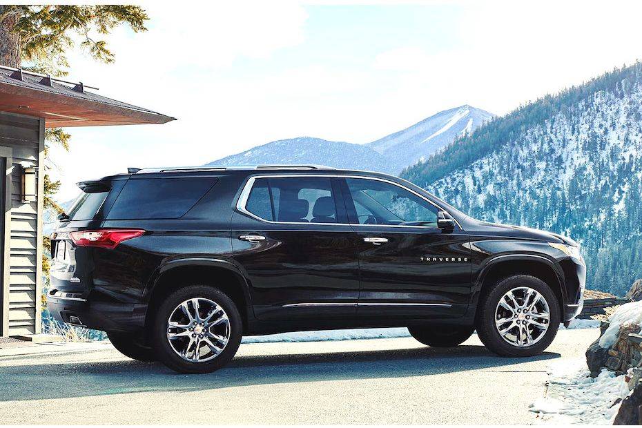 Traverse (2012-2021) Rear Medium Side View Traverse (2012-2021) Rear Medium Side View