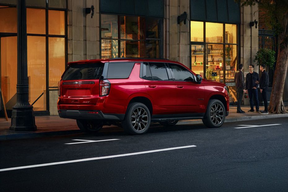 Tahoe (2022-2024) Rear angle view Tahoe (2022-2024) Rear angle view