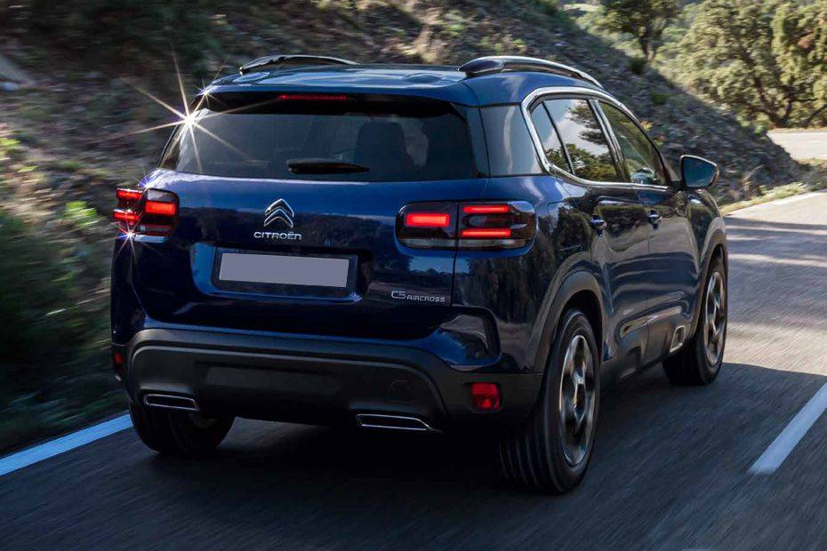 Rear Cross View of Citroen C5 Aircross Rear Cross View of Citroen C5 Aircross