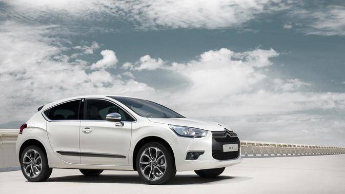 DS 4 Side view