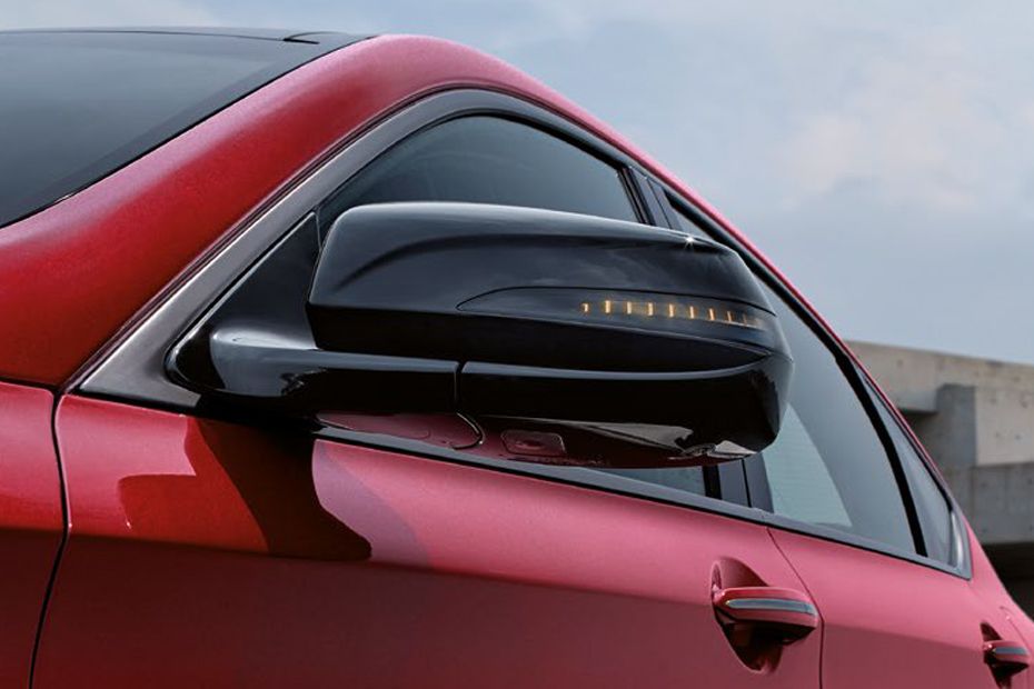 جينيسيس G80 SPORT Drivers Side Mirror Front Angle جينيسيس G80 SPORT Drivers Side Mirror Front Angle