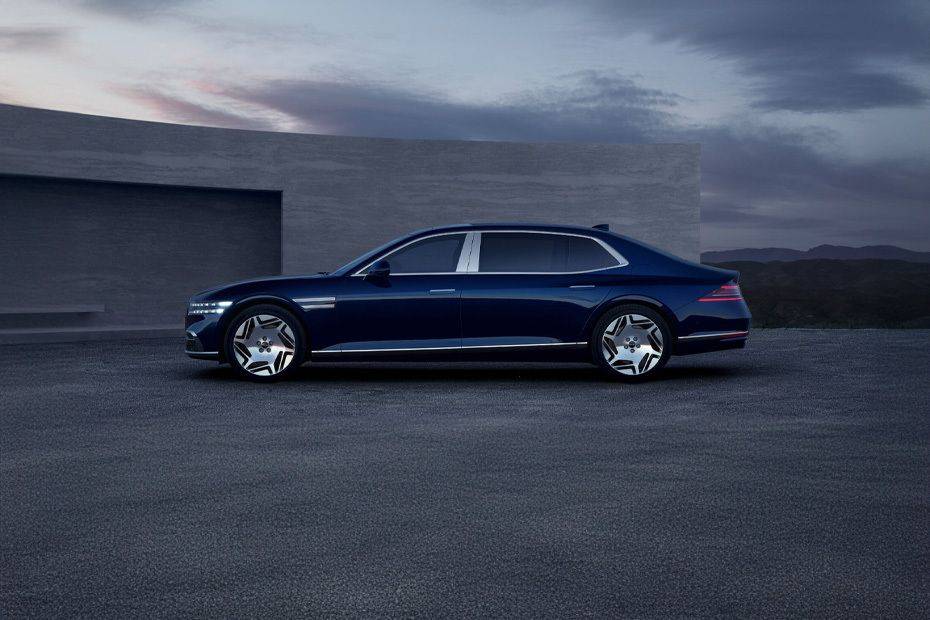 Genesis G90 Side Medium View Genesis G90 Side Medium View