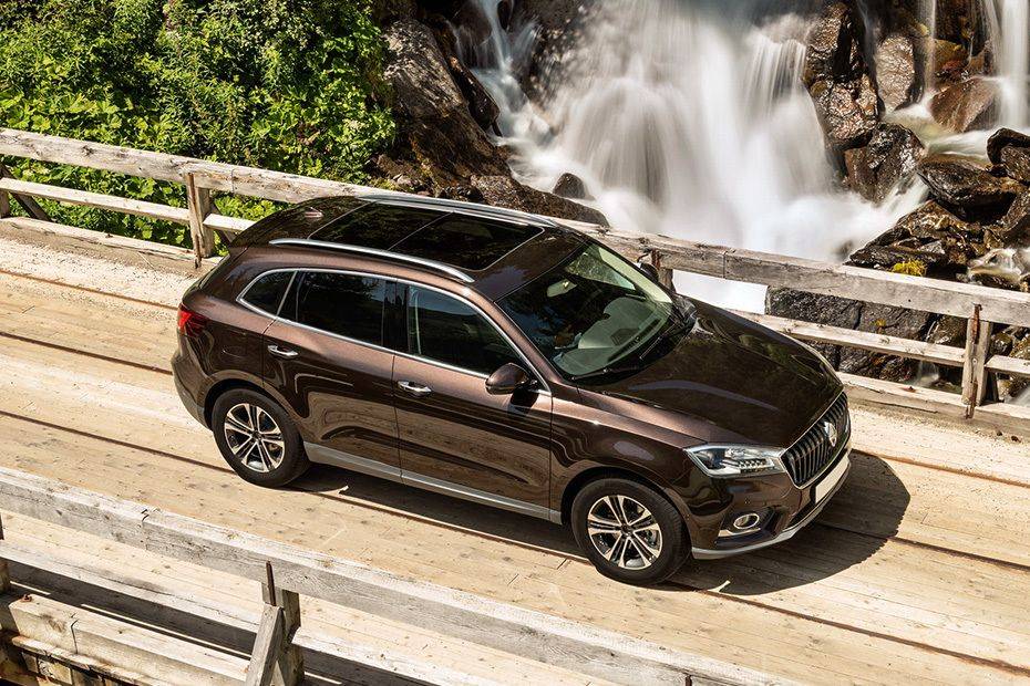 بورجوارد BX7 Front Cross Side View بورجوارد BX7 Front Cross Side View