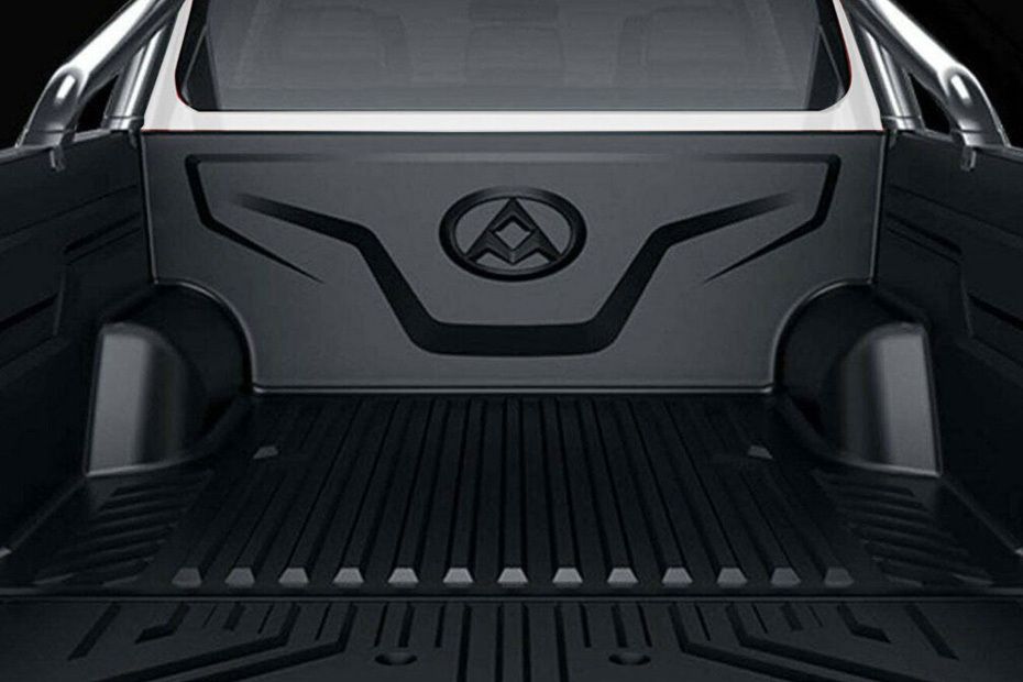 Trunk Open Closer View of تي 70 برو Trunk Open Closer View of تي 70 برو