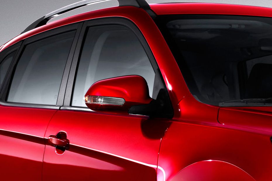 Changan CS35 Drivers Side Mirror Front Angle Changan CS35 Drivers Side Mirror Front Angle