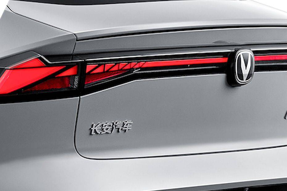 UNI-V Tail light