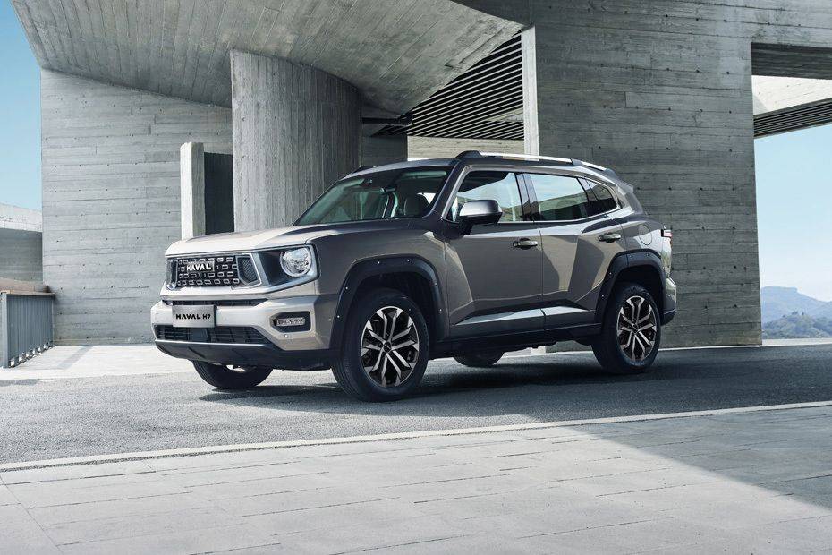هافال H7 Front angle low view هافال H7 Front angle low view