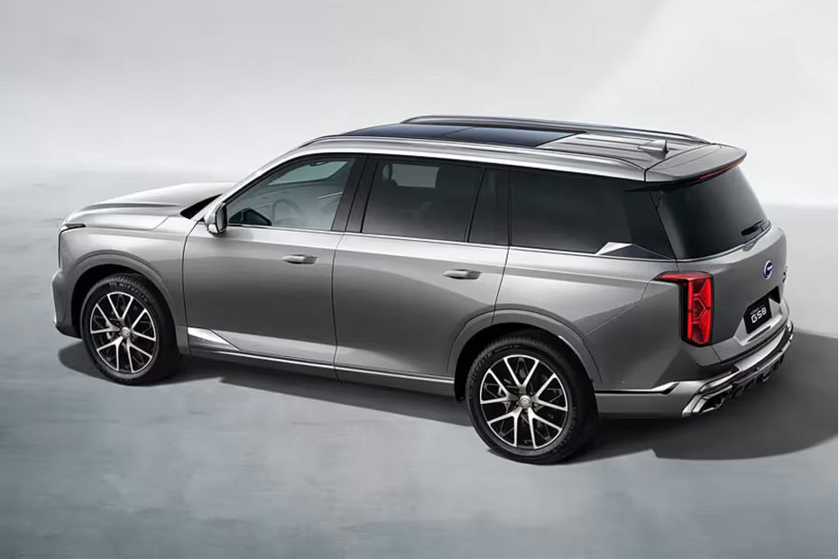 Rear Cross View of جي أي سي GS8