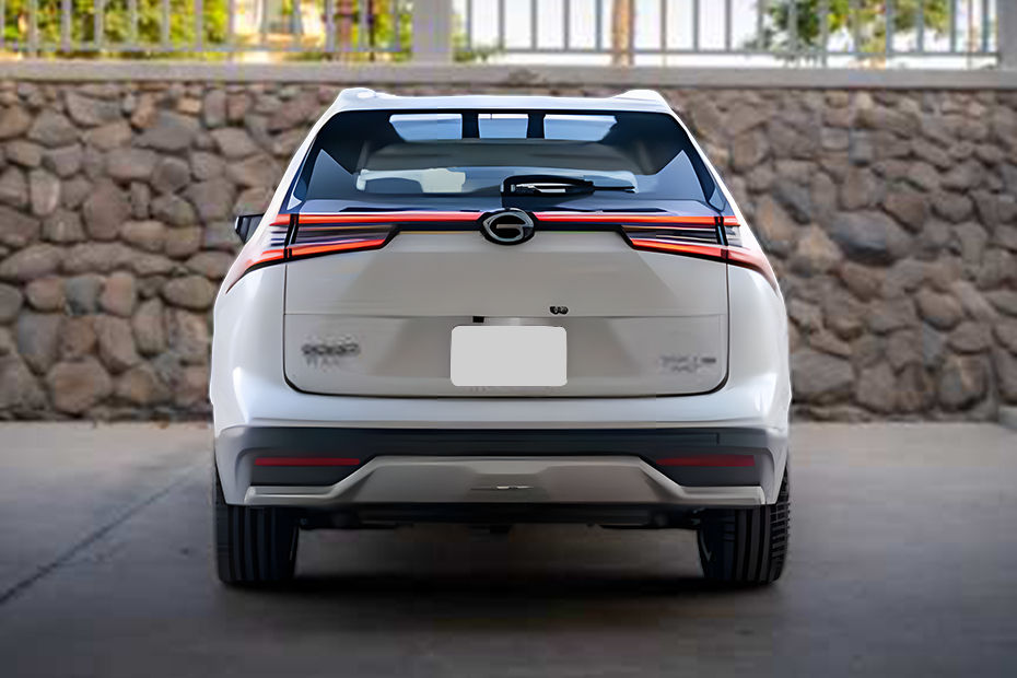 Full Rear View of GAC GS4