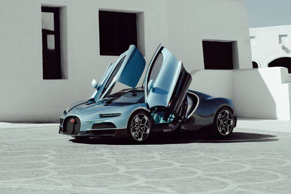 بوجاتي توربيون Front angle low view بوجاتي توربيون Front angle low view