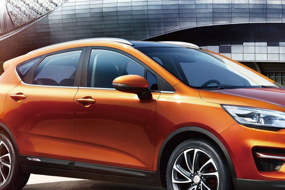 جيلي Emgrand GS Sport Drivers Side Mirror Front Angle جيلي Emgrand GS Sport Drivers Side Mirror Front Angle