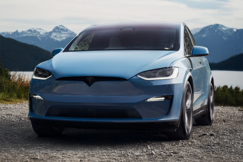 موديل إكس Tilted Front View موديل إكس Tilted Front View