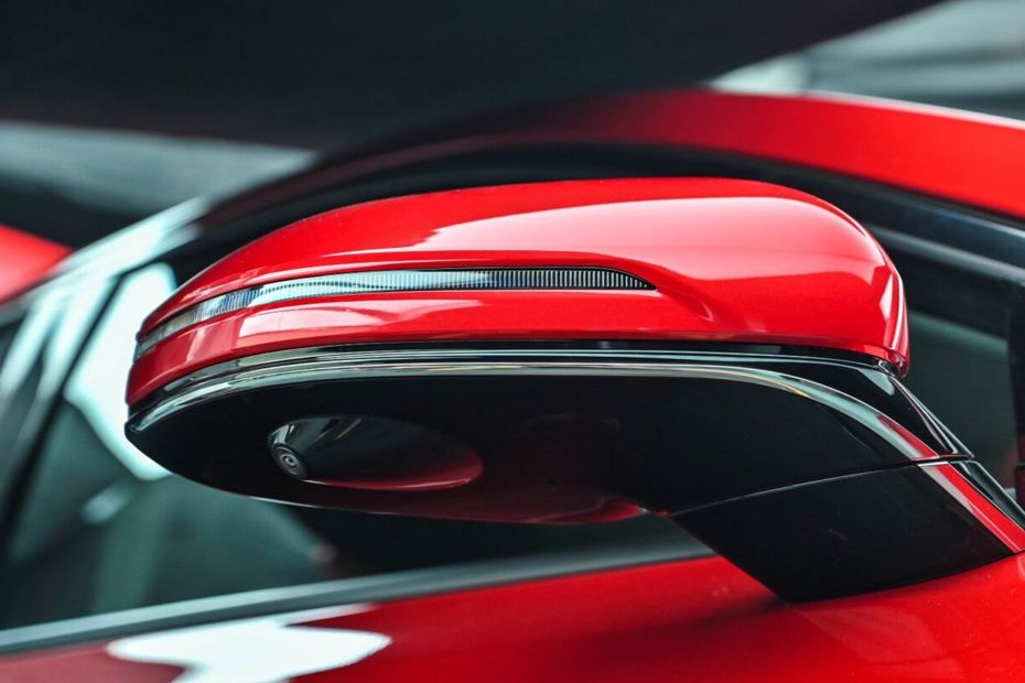 بيستون B70 Drivers Side Mirror Front Angle بيستون B70 Drivers Side Mirror Front Angle