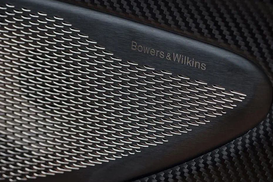 Speakers View of أستون مارتن DB12