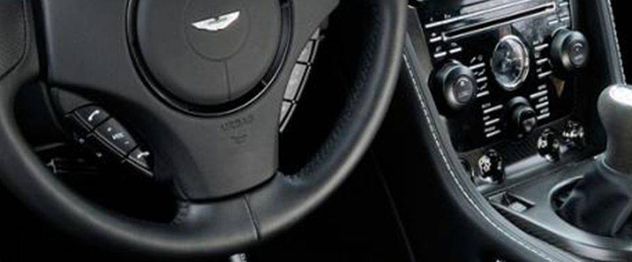 أستون مارتن Zagato Multi Function Steering أستون مارتن Zagato Multi Function Steering