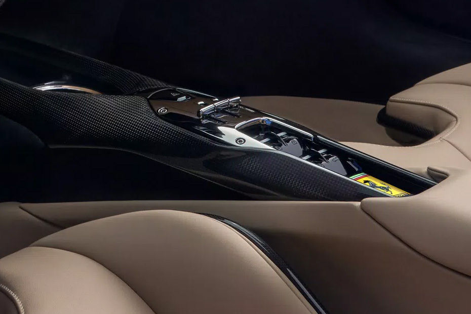 فيراري 296 GTS Gear Shifter