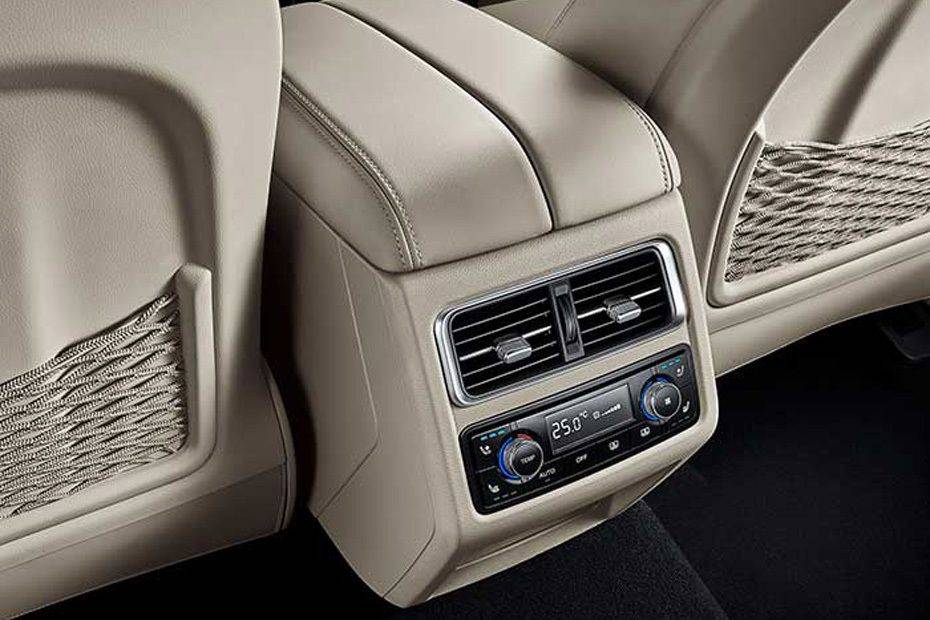 HS7 Rear AC Controls HS7 Rear AC Controls