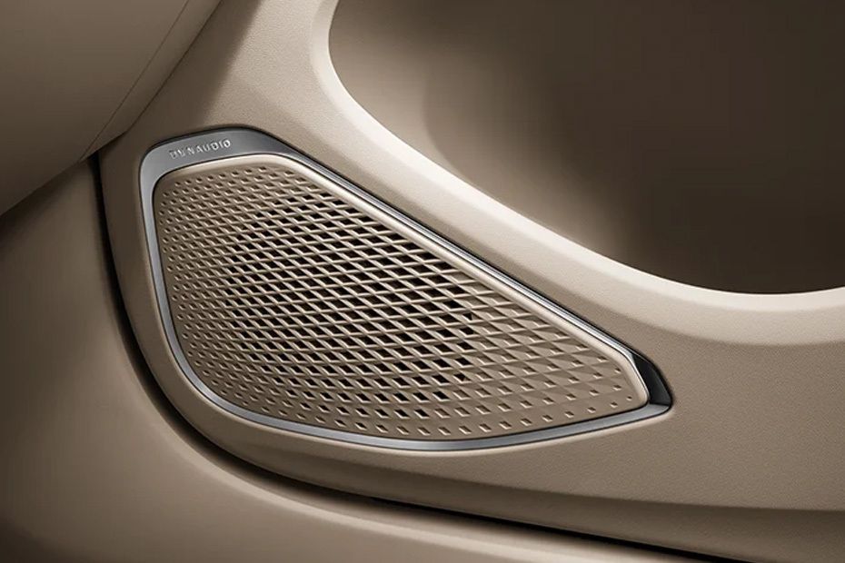 Speakers View of Hongqi HS3 Speakers View of Hongqi HS3