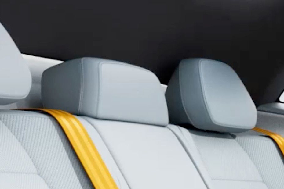 ٤ Rear Seat Head rest ٤ Rear Seat Head rest