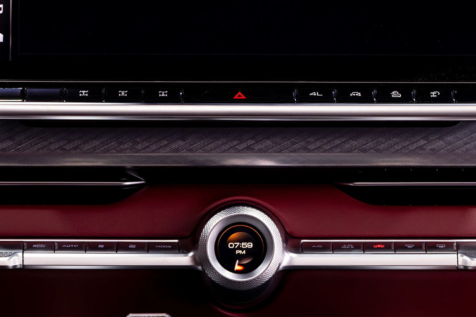 700 Center Console