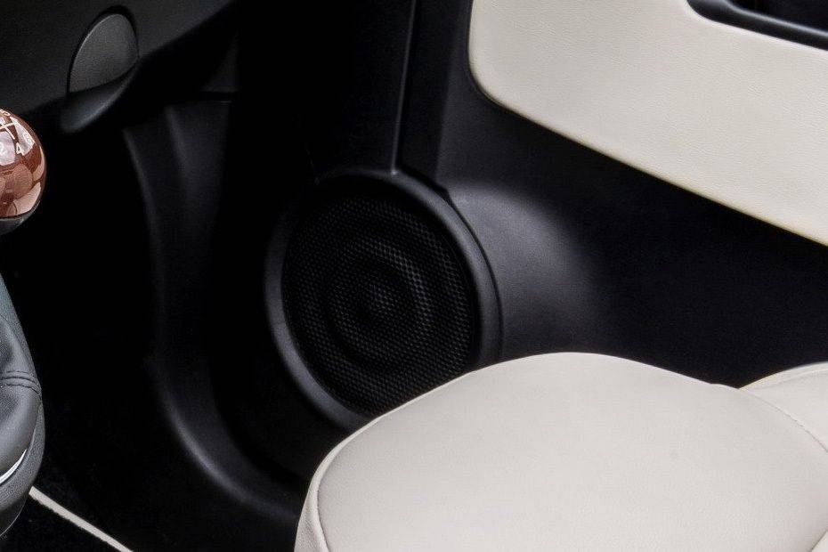 Speakers View of Fiat 500 Riva Speakers View of Fiat 500 Riva
