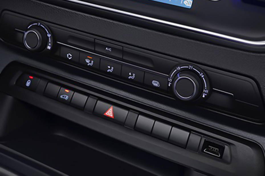 Front AC Controls of فيات سكودو Front AC Controls of فيات سكودو